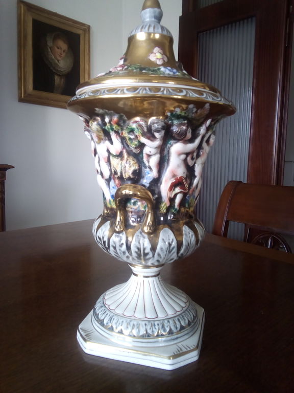 4209626 Vaso in ceramica decorato con